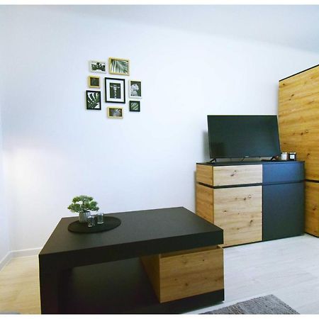 Color24 Centrum Nisko Daire Dış mekan fotoğraf