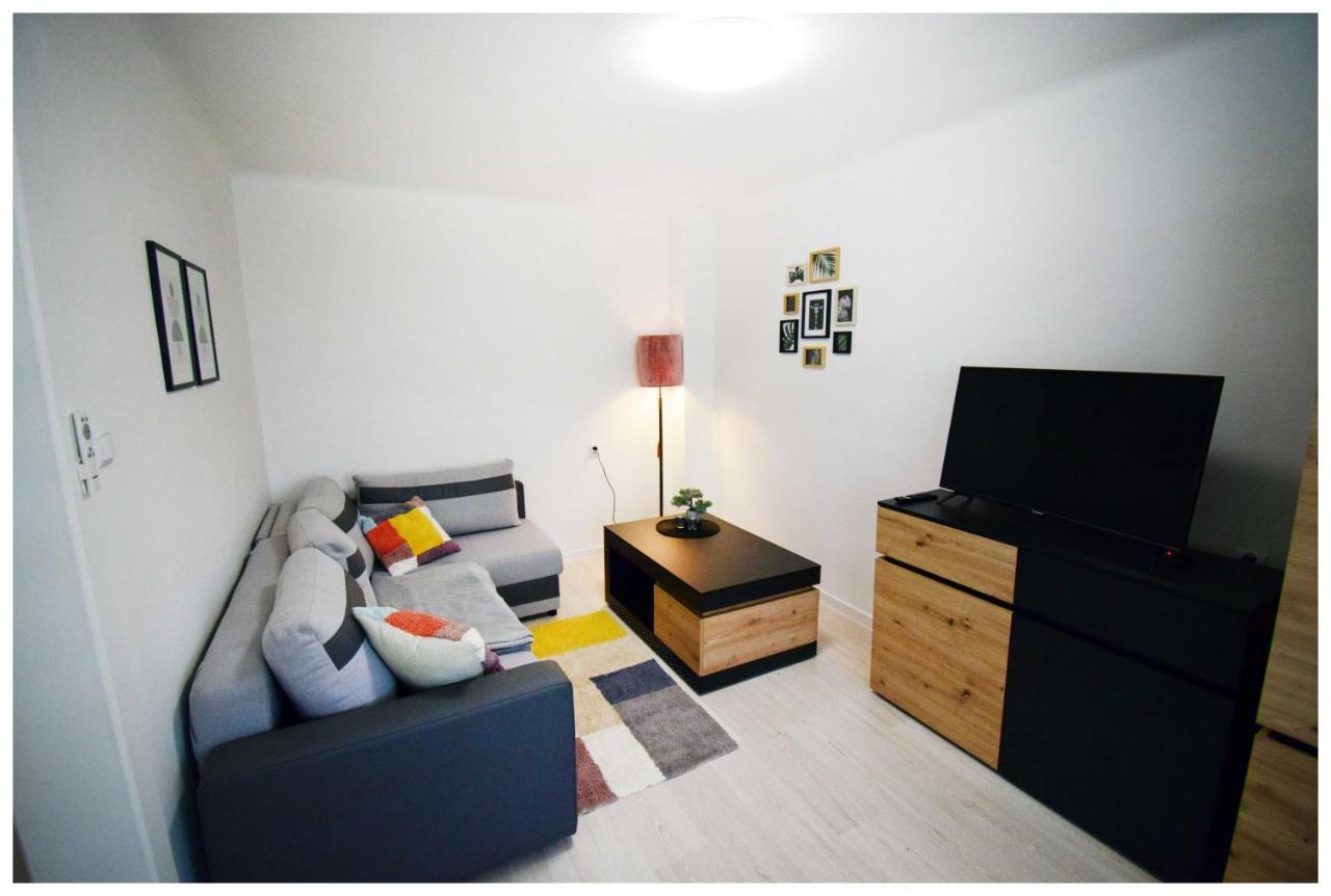 Color24 Centrum Nisko Daire Dış mekan fotoğraf